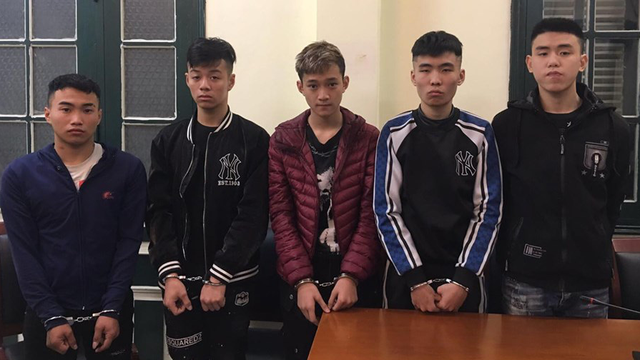 Hà Nội: Bắt giữ nhóm đối tượng chuyên dùng dao cướp trong đêm - Ảnh 1.