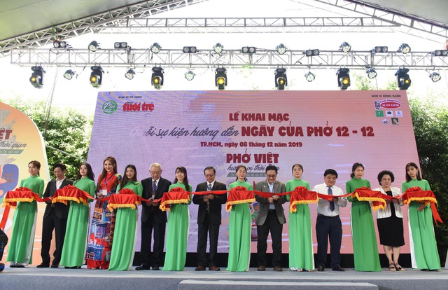 Cùng đưa hương vị phở bay xa theo thời gian - Ảnh 1.