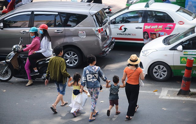 Ai dũng cảm làm “hạt tuyết” cuốn phăng những thứ lạc hậu? - Ảnh 1.