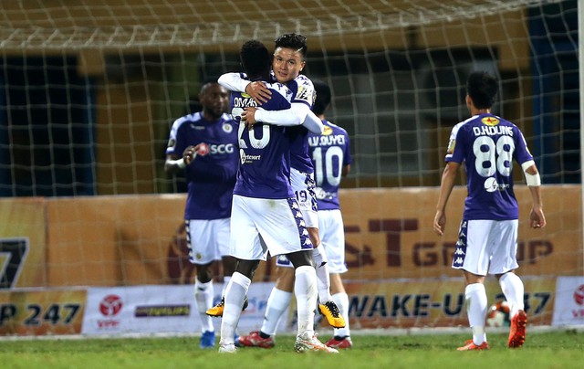 Sân Hàng Đẫy: Đương kim vô địch ra oai, thắng đậm 5-0 - Ảnh 1.