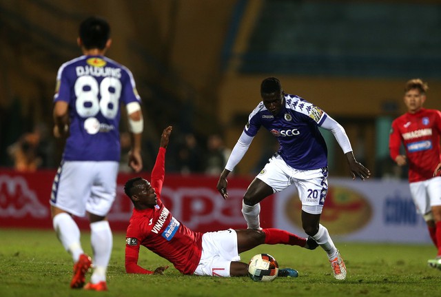 Sân Hàng Đẫy: Đương kim vô địch ra oai, thắng đậm 5-0 - Ảnh 2.