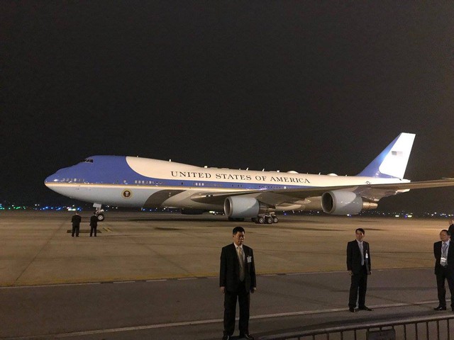 Air Force One của Tổng thống Mỹ Donald Trump đã đến Nội Bài - Ảnh 2.