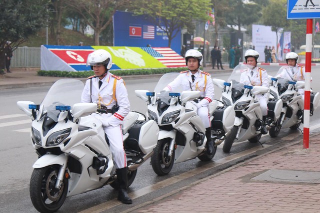 Lãnh đạo Mỹ - Triều bắt đầu cuộc gặp thứ 2 ở khách sạn Metropole - Ảnh 2. Lãnh đạo Mỹ - Triều bắt đầu cuộc gặp thứ 2 ở khách sạn Metropole - Ảnh 2.
