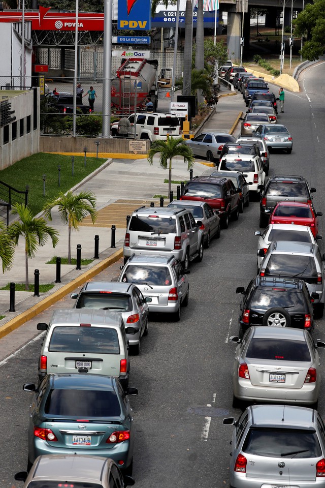 Venezuela cúp điện ngày thứ 4: phải đóng cửa trường học, ngừng kinh doanh - Ảnh 2. Venezuela cúp điện ngày thứ 4: phải đóng cửa trường học, ngừng kinh doanh - Ảnh 2.