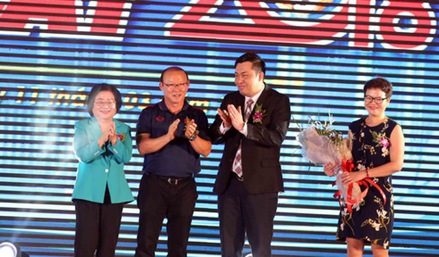 Giải thưởng Fair Play 2018: Quang Hải, Bùi Tiến Dũng, Văn Hậu, Hà Đức Chinh - Ảnh 7. Giải thưởng Fair Play 2018: Quang Hải, Bùi Tiến Dũng, Văn Hậu, Hà Đức Chinh - Ảnh 7.