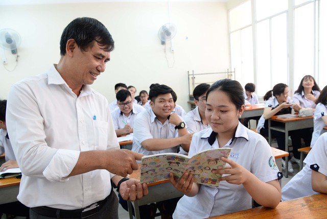 Nhiều lựa chọn cho học sinh không vào lớp 10 công lập - Ảnh 1.