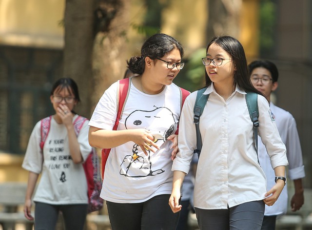 Hà Nội: 60 - 62% học sinh vào lớp 10 công lập - Ảnh 1. Hà Nội: 60 - 62% học sinh vào lớp 10 công lập - Ảnh 1.