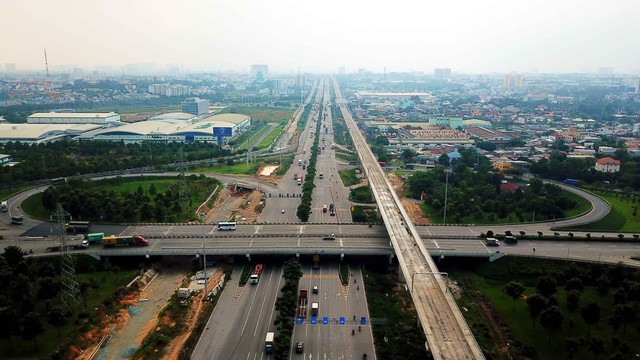 Tháo điểm nghẽn hạ tầng, các bộ đồng tình nhiều đề xuất quan trọng của TP.HCM - Ảnh 3. Tháo điểm nghẽn hạ tầng, các bộ đồng tình nhiều đề xuất quan trọng của TP.HCM - Ảnh 3.
