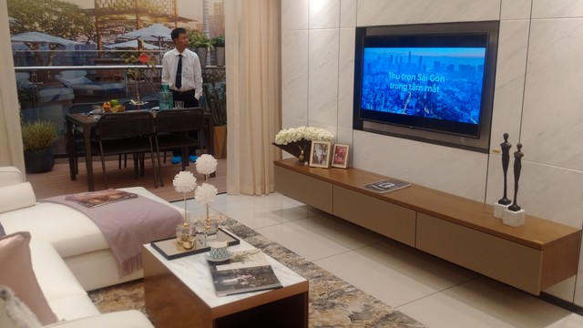 Căn hộ triệu đô: khách Hồng Kông mua nhiều, khách Việt mua nhiều hơn - Ảnh 1.
