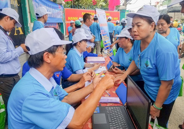 100% hộ dân ở TP.HCM đã xài nước sạch - Ảnh 1.
