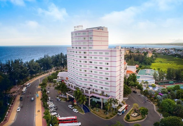 Khách sạn TTC Phan Thiết bị phạt 378 triệu vì xả thải vượt ngưỡng - Ảnh 1.