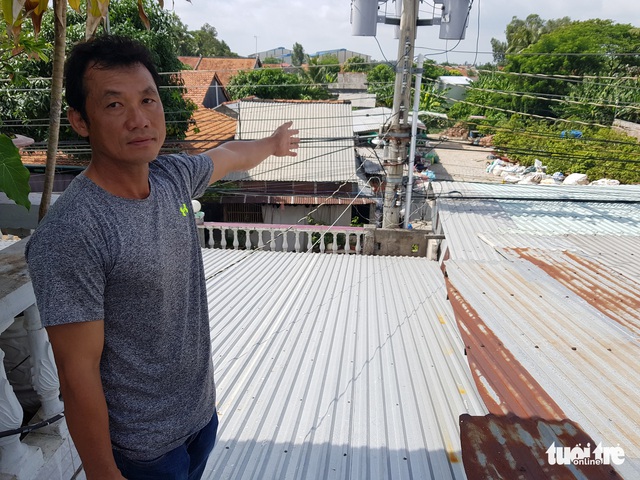 Dân khốn khổ vì cơ sở tái chế chai nhựa đặt giữa khu dân cư - Ảnh 1.