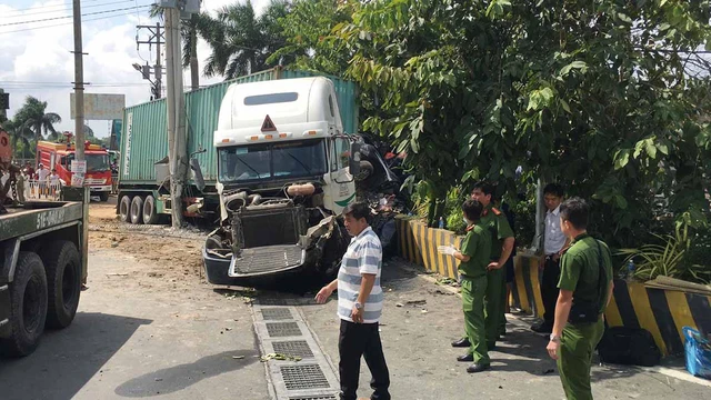 Vụ tai nạn 5 người chết: Đưa mẹ 88 tuổi lên Sài Gòn chữa bệnh thì gặp nạn - Ảnh 1.