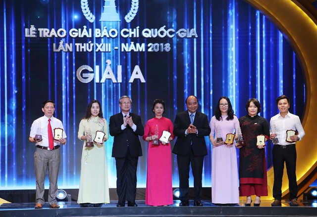 Thủ tướng Nguyễn Xuân Phúc: Thông tin tích cực phải là dòng chủ lưu - Ảnh 3.