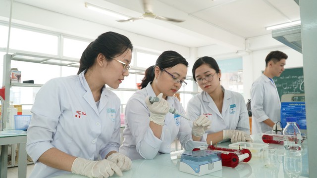 Nộp hồ sơ đúng lúc - yếu tố số 1 khi xét tuyển học bạ - Ảnh 1.