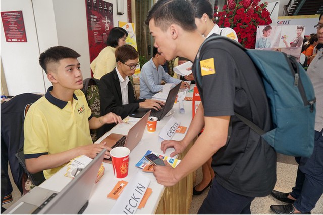 Doanh nghiệp cùng nhà trường cam kết việc làm cho sinh viên - Ảnh 3.