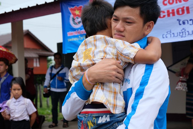 Em về nhà ăn cơm với bo me đây - Ảnh 8.