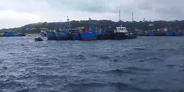 Huyện đảo Bạch Long Vĩ hoàn tất việc chuẩn bị phòng chống bão số 2 - Ảnh 3.
