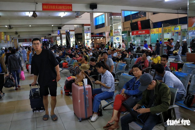 Đường về miền Tây tăng 200%, đi miền Đông vắng vẻ, Tân Sơn Nhất thông thoáng - Ảnh 9.