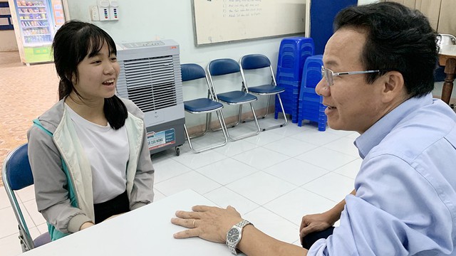 Ký túc xá ĐH Quốc gia TP.HCM giúp sinh viên khó khăn - Ảnh 1.