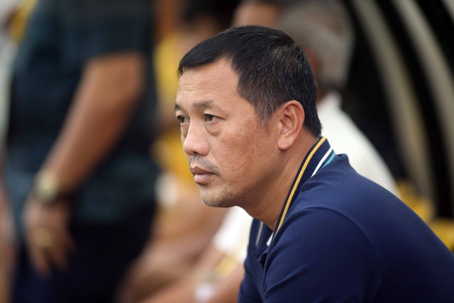 HLV SLNA cũng bất ngờ khi dẫn B.Bình Dương 3-0 chỉ sau 27 phút - Ảnh 1.