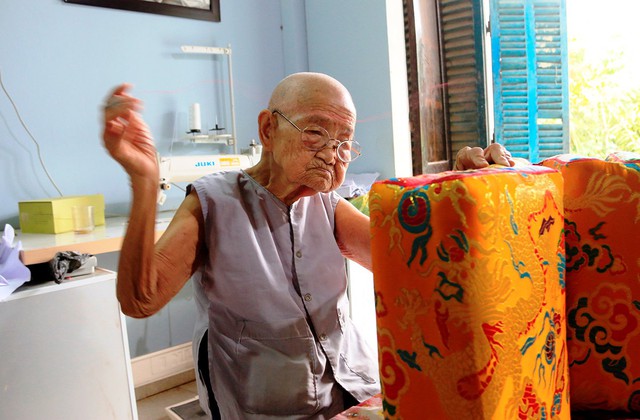 Lửa nghề truyền mãi ngàn sau - Kỳ cuối: Người giữ bí quyết trái dựa hoàng cung - Ảnh 3.