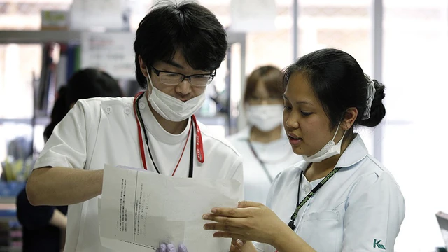 Nước nghèo có nên lo chảy máu chất xám? - Ảnh 1.
