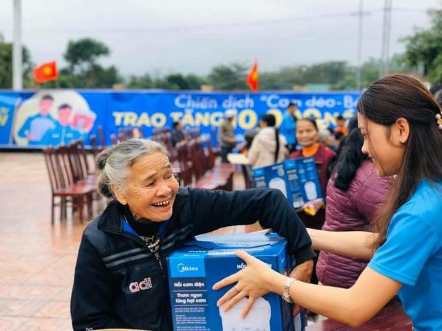 10.000 nồi cơm trao đi, ngàn nụ cười nhận lại từ Cơm dẻo - Bếp ấm - Ảnh 2.