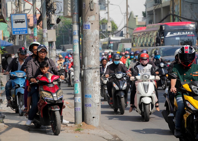 Ken đặc người xe đường Sài Gòn những ngày giáp tết - Ảnh 8.