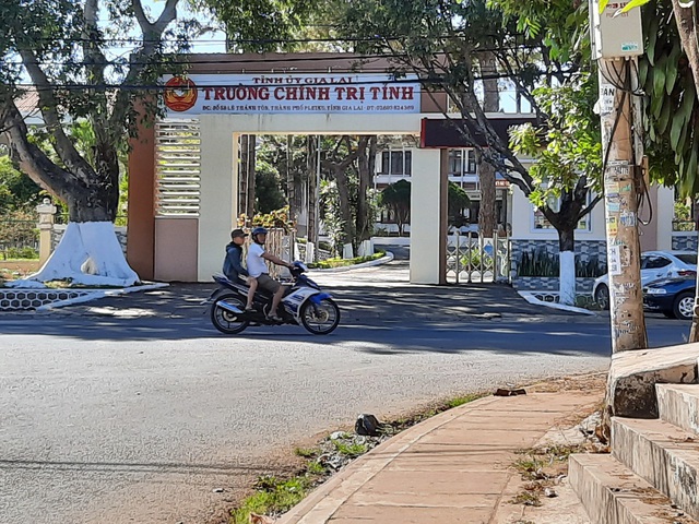 Đi Trung Quốc học nghiên cứu sinh, giảng viên trường chính trị đem về bằng tiến sĩ... giả - Ảnh 2. Đi Trung Quốc học nghiên cứu sinh, giảng viên trường chính trị đem về bằng tiến sĩ... giả - Ảnh 2.