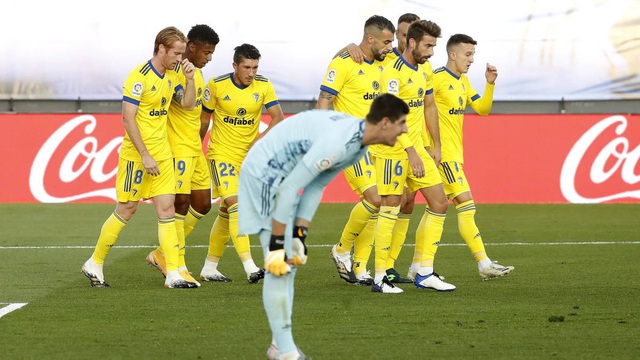Địa chấn ở Bernabeu: Real Madrid thua trận lịch sử trước Cadiz sau 110 năm - Ảnh 1. Địa chấn ở Bernabeu: Real Madrid thua trận lịch sử trước Cadiz sau 110 năm - Ảnh 1.