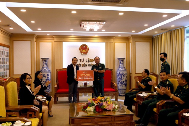 CityLand tặng 4.000 chiếc võng đồng hành cùng Bộ đội biên phòng bảo vệ biên giới - Ảnh 1.