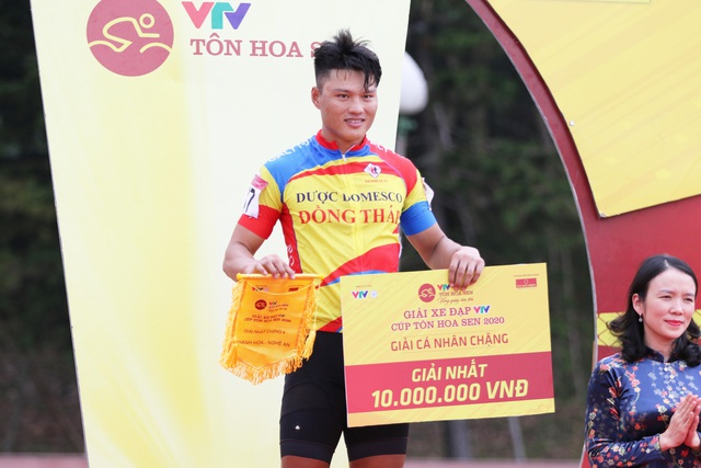 Tuấn Kiệt rút thắng Nguyệt Minh nửa bánh xe - Ảnh 2.