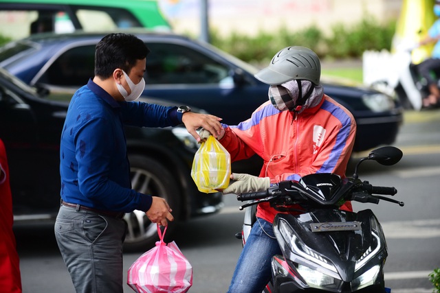 Hàng ngàn thương hiệu lớn tham gia siêu giảm giá ngày 11-11 - Ảnh 1.
