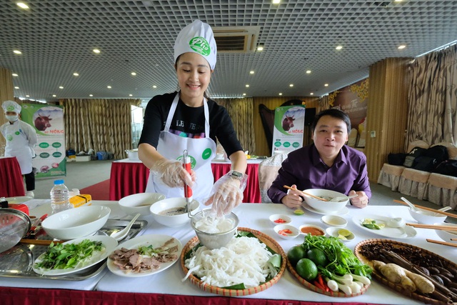Đi tìm người nấu phở ngon: Ấn tượng từ những đầu bếp tại gia - Ảnh 3.