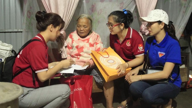 Tôi yêu Tổ quốc tôi: Những ngọn nến ấm áp từ hành trình yêu thương - Ảnh 1.