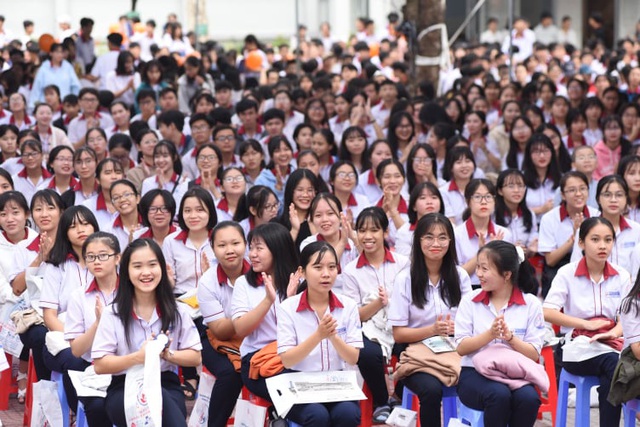 ĐH Ngân hàng TP.HCM công bố 5 phương thức tuyển sinh đại học - Ảnh 1. ĐH Ngân hàng TP.HCM công bố 5 phương thức tuyển sinh đại học - Ảnh 1.