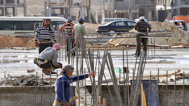 Saudi Arabia cải thiện quyền tự do của lao động nước ngoài - Ảnh 1. Saudi Arabia cải thiện quyền tự do của lao động nước ngoài - Ảnh 1.