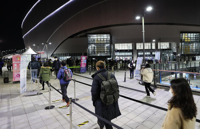 Hàn Quốc gia hạn thị thực cho người nước ngoài cư trú hợp pháp - Ảnh 1.