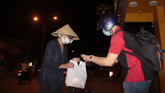 Hẹn nhau mùa Giáng sinh ấm áp - Ảnh 2.