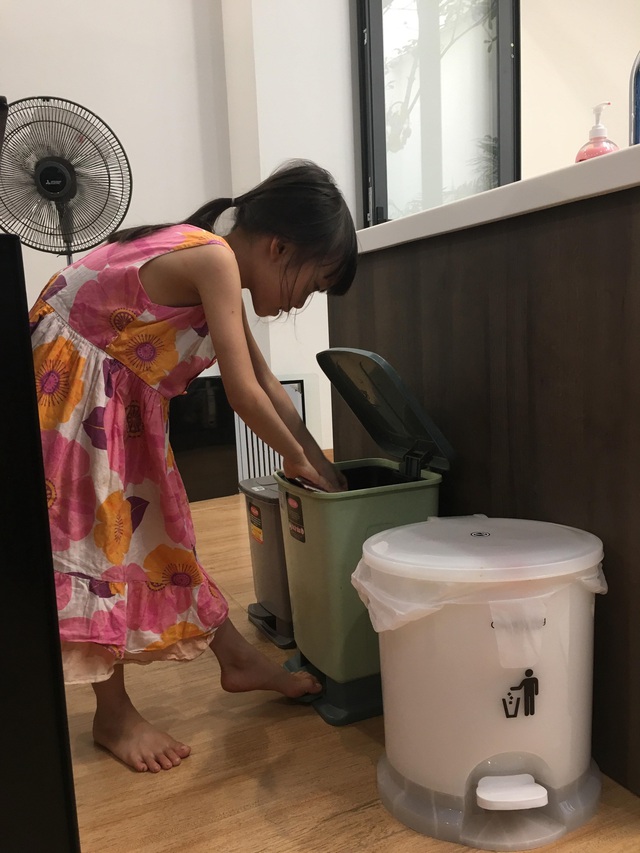 Nhà có 3 thùng rác - Ảnh 1.