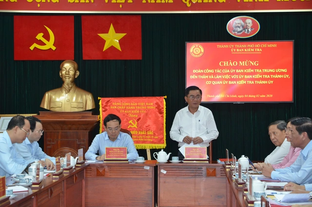 Đoàn công tác Ủy ban Kiểm tra trung ương làm việc với TP.HCM - Ảnh 1.