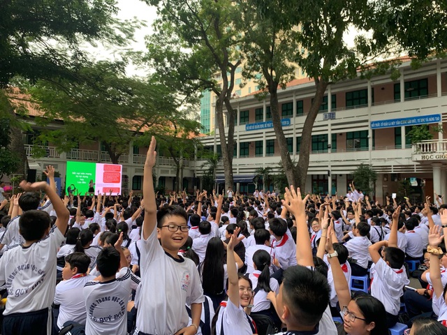 Sở GD-ĐT TP.HCM đề xuất không dạy thêm với học sinh tiểu học và học sinh học 2 buổi/ngày - Ảnh 1.