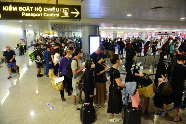 Việt Nam ghi nhận ca COVID-19 thứ 50, 51, 52, 53, trong đó một ở TP.HCM - Ảnh 1.
