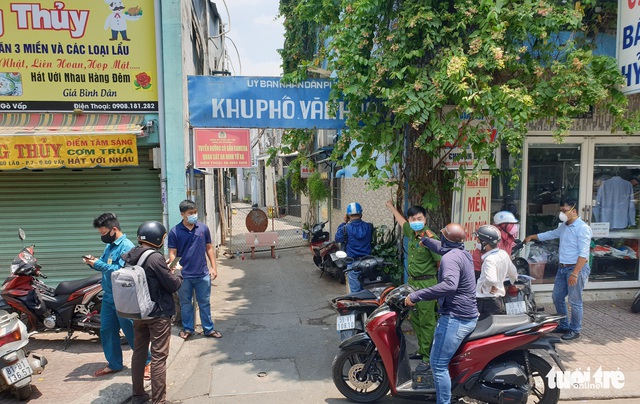 Dựng rào cách ly hẻm 248 Phạm Ngũ Lão, Gò Vấp - Ảnh 3.