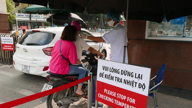 Thông báo khẩn: Ngừng ra vào Bệnh viện Bạch Mai - Ảnh 1. Thông báo khẩn: Ngừng ra vào Bệnh viện Bạch Mai - Ảnh 1.