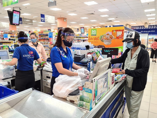 Bán lẻ trong nước lo ông lớn châu Âu lấn át - Ảnh 1.
