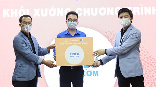 Trao bữa cơm - Trao niềm tin đến với 5 thành phố lớn - Ảnh 1.