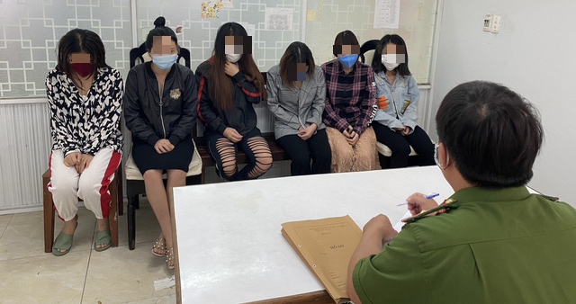 Phá đường dây mại dâm phục vụ người nước ngoài ở Đà Nẵng - Ảnh 1.