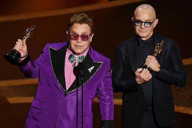Giữa mùa corona, danh ca Elton John ủng hộ 1 triệu USD chống… HIV/AIDS - Ảnh 1.